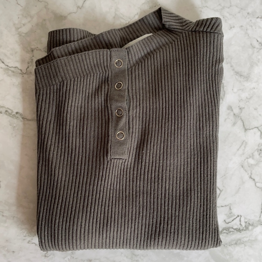HENNE | Argo Rib Top in Ink Grey - Picture 5 of 7